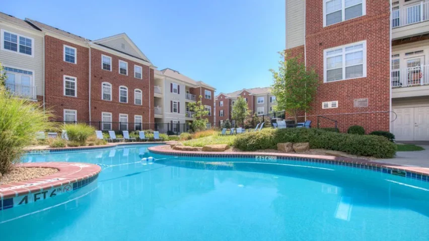 Summit at Coates Run Pool